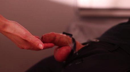 Развращенная жена потрахалась с любовником и испортила оргазм мужу